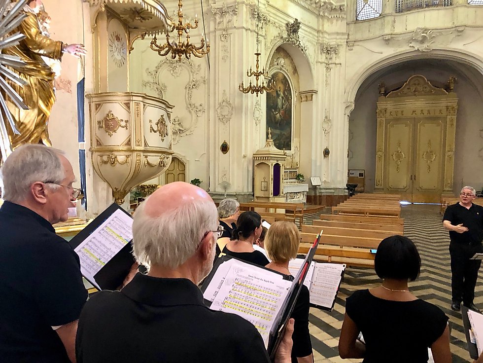 A last minute check before the first Serenades Choral 2019 Sicily concert at Madonna del Carmine Church